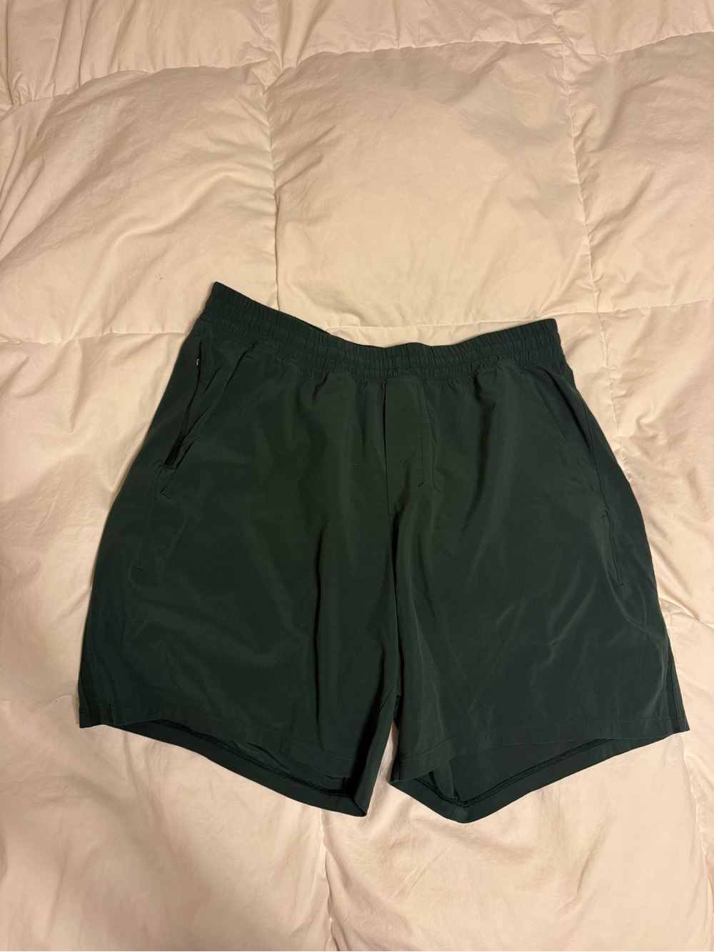 Lululemon Pacebreaker shorts in Dark Forrest Green 7inch inseam size L